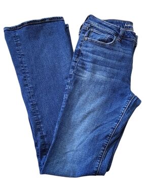 American Eagle Outfitters Medium Wash Blue Kick Boot Women's Jeans. Sz. 8 X-long